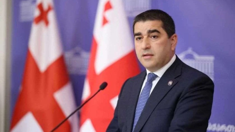 აგვისტოს ომმა დაგვანახა ორი განსხვავებული სამყარო. ერთი არის ქართველი ჯარისკაცებისა და მშვიდობიანი მოსახლეობის გმირობა და თავდადება და მეორე, დაგვანახა მარიონეტული რეჟიმის მოღალატეობრივი არსი - შალვა პაპუაშვილი